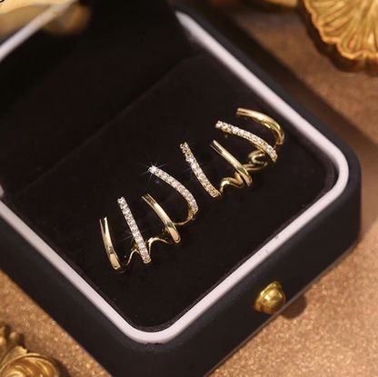LANÇAMENTO | Brincos Quatro Pontas - Folheado a Ouro 18k + FRETE GRÁTIS FEMININO - ACESSORIOS - BRINCO 2 Dm Stores SUPER KIT (3 PARES) - 2 PARES OURO 18K + BRINDE