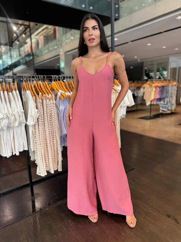 Macacão Elegance Serena – Sofisticação em Cada Detalhe FEMININO - ROUPAS - MACACÃO Dm Stores Rosa PP - Veste (32 a 34)