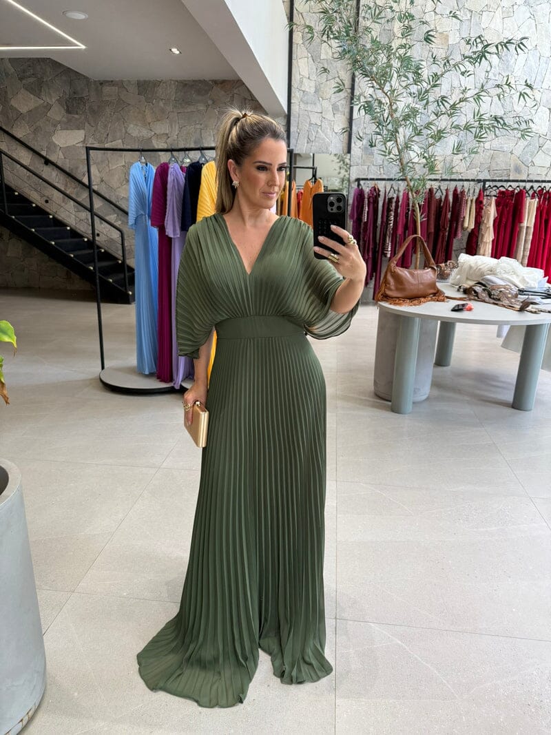 Vestido Amélie Plissé – Sofisticação em Movimento com Decote que Encanta FEMININO - ROUPAS - VESTIDO 6 Dm Stores Verde Oliva 38