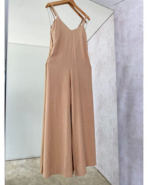 Macacão Elegance Serena – Sofisticação em Cada Detalhe FEMININO - ROUPAS - MACACÃO Dm Stores Bege PP - Veste (32 a 34) 